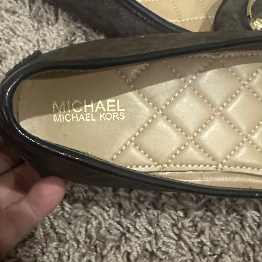 NEW Michael Kors Dark Brown Flats with Gold Logo size 8 - Picture 2 of 7
